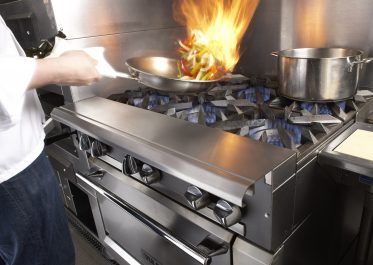 ¿CUÁNDO ES LA HORA DE RENOVAR LA MAQUINARIA DE TU COCINA?